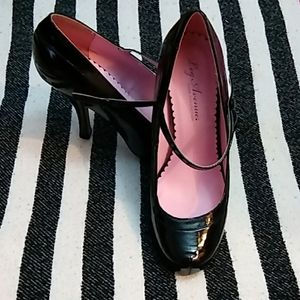 Black high heels brand new never worn